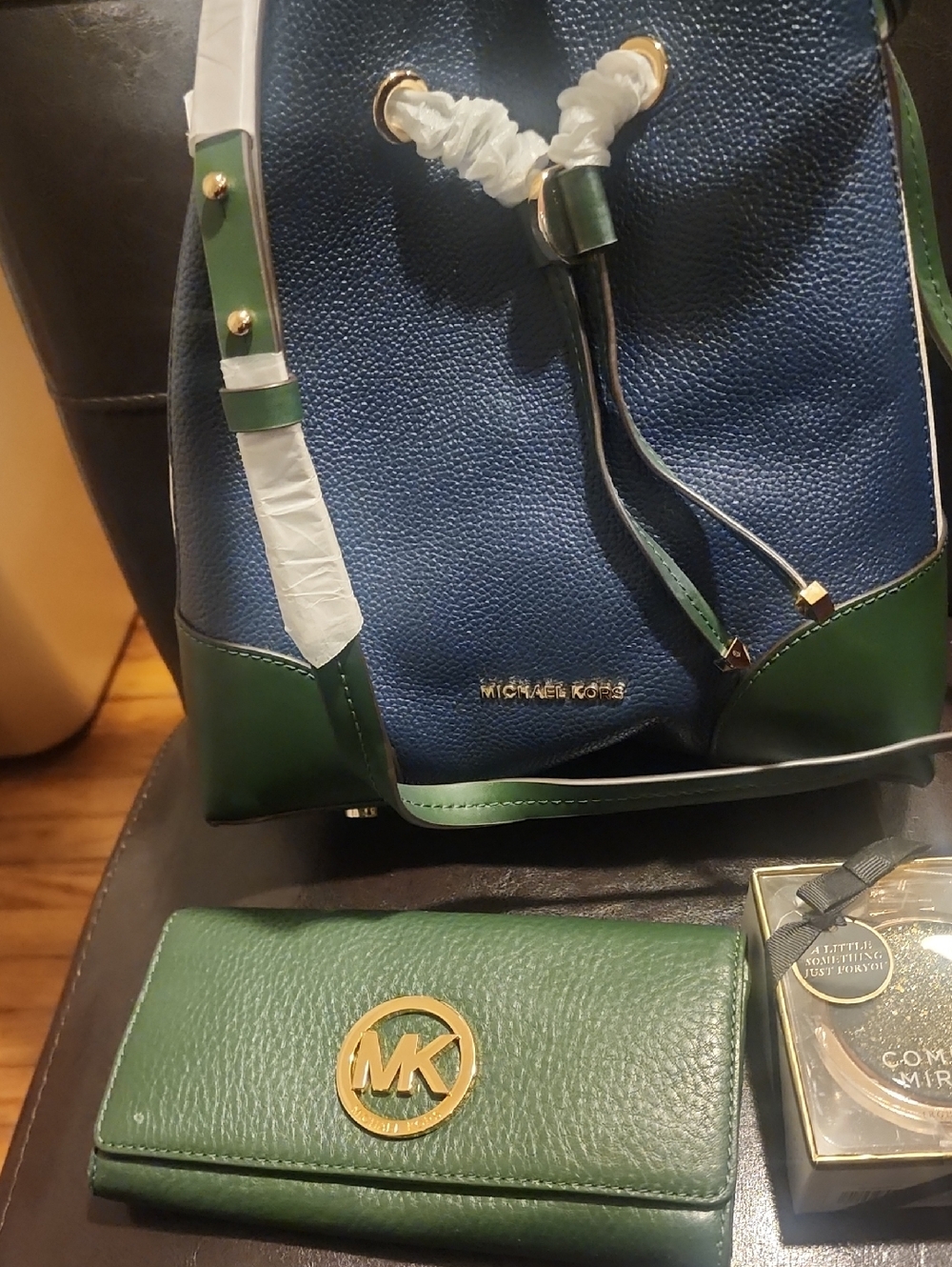 Michael Kors Navy and Green Leather Bucket Crossbody Bag - Picture 10 of 10